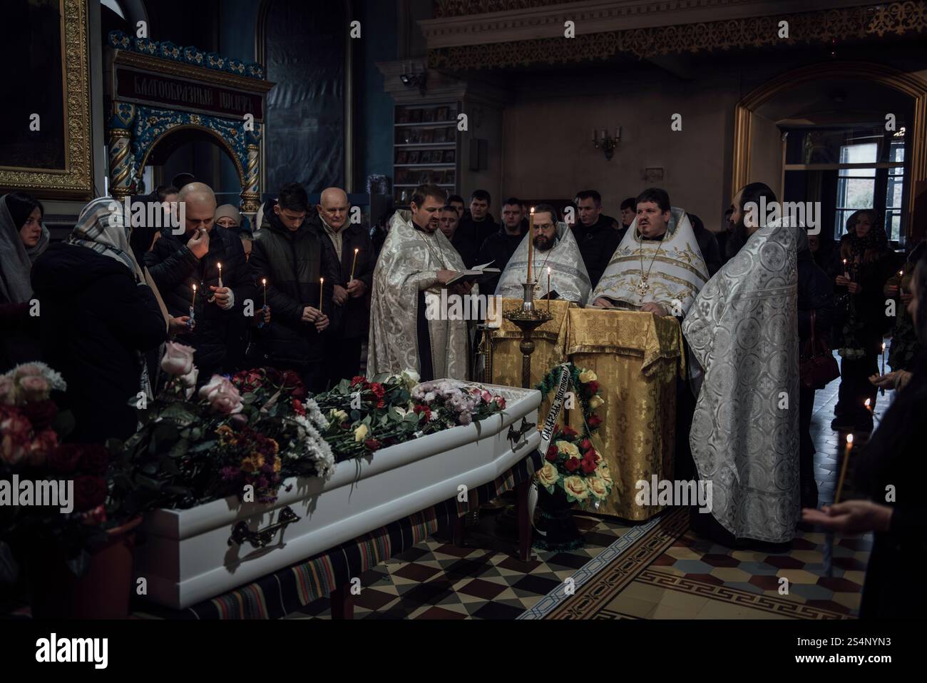 Adrien Vautier/le Pictorium - Guerre en Ukraine. 20 novembre 2024. Ukraine/Sumy - cérémonie funéraire d'Anastasia Borovyka, 14 ans, décédée lors d'un bombardement russe de Sumy le dimanche 17 novembre. Sumy, 20 novembre 2024. Crédit : LE PICTORIUM/Alamy Live News Banque D'Images