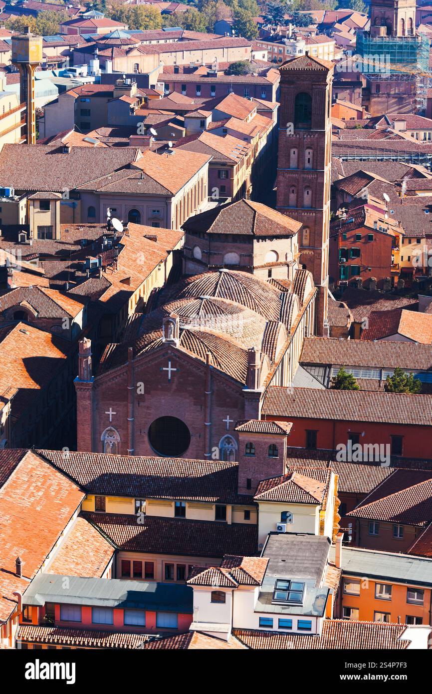 Au-dessus de la cathédrale de Bologne du tour Asinelli, Italie Banque D'Images