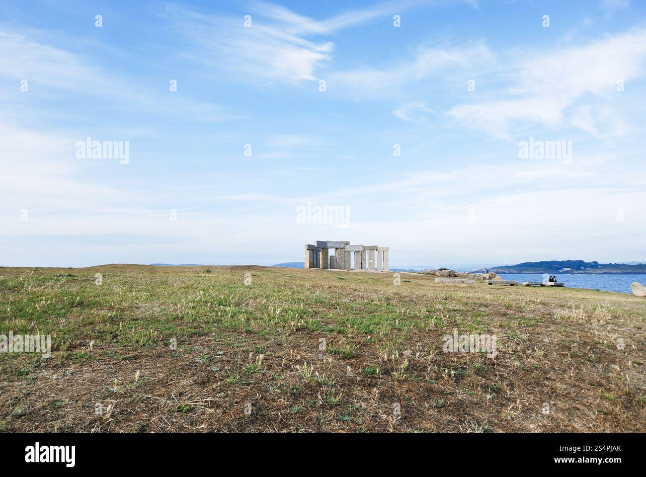 Jardin près de Tour d'Hercule, la Coruna, Espagne sur les rives du golfe de Gascogne. Banque D'Images