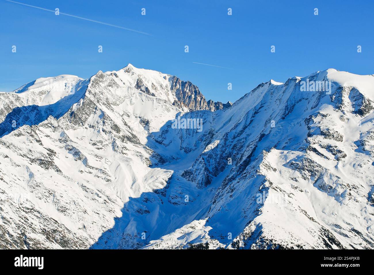 Vue sur la montagne dans les Alpes à MontBlanc, région des Portes du Soleil, l'Évasion - Mont Blanc, France Banque D'Images