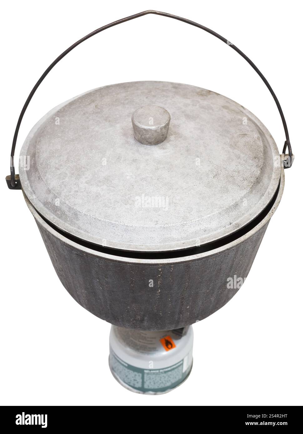 Voir ci-dessus de suie camping pot sur brûleur gaz isolé sur fond blanc Banque D'Images