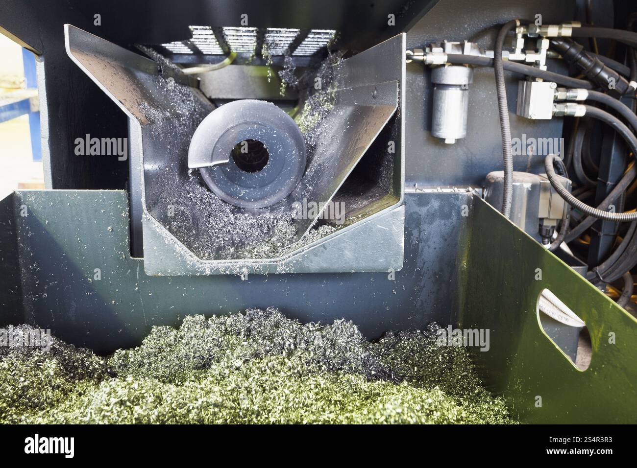 Et la vis de la limaille métallique machine de tour close up Banque D'Images