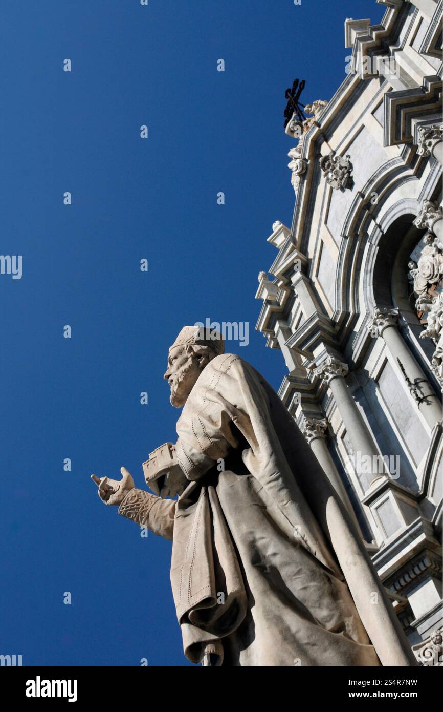 Le Dom Sant Agata sur la Piazza del Duomo, dans la vieille ville de Catane en Sicile en Italie du sud en Europe. Banque D'Images