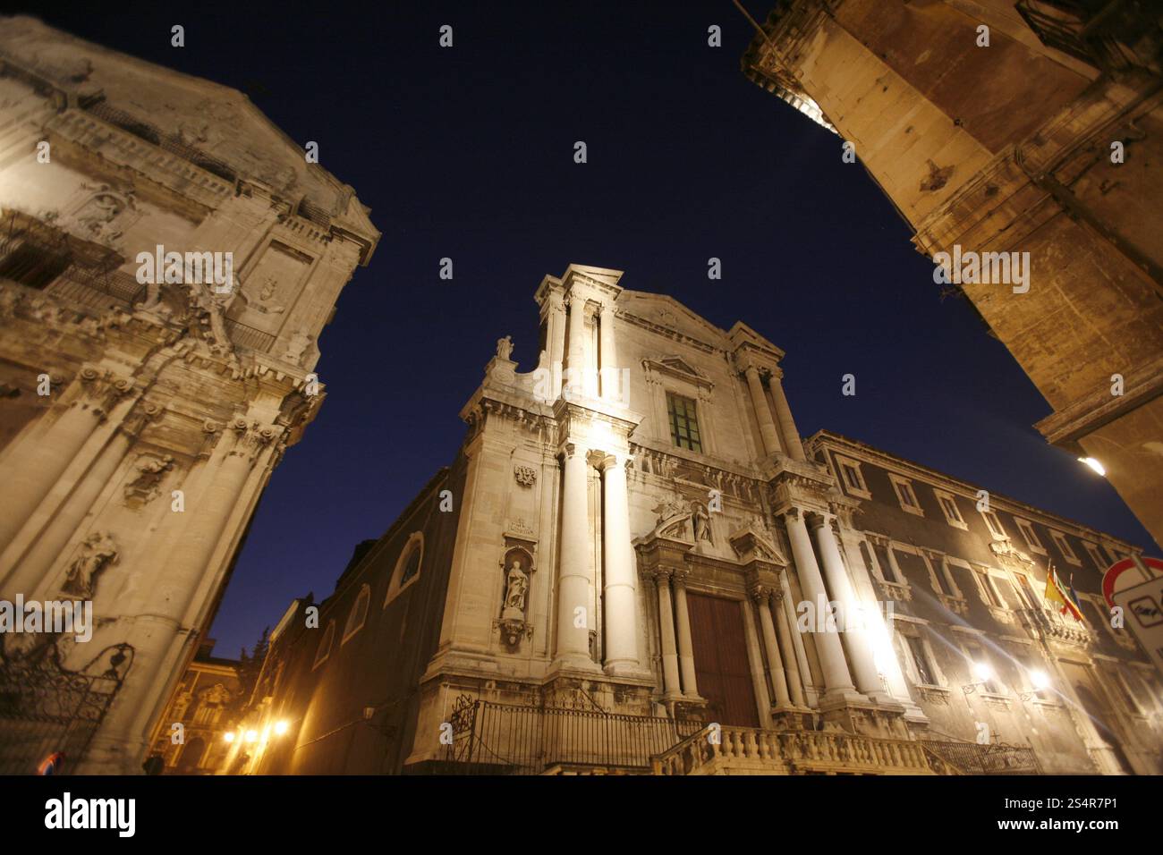 Le centre-ville de la vieille ville de Catane en Sicile en Italie du sud en Europe. Banque D'Images