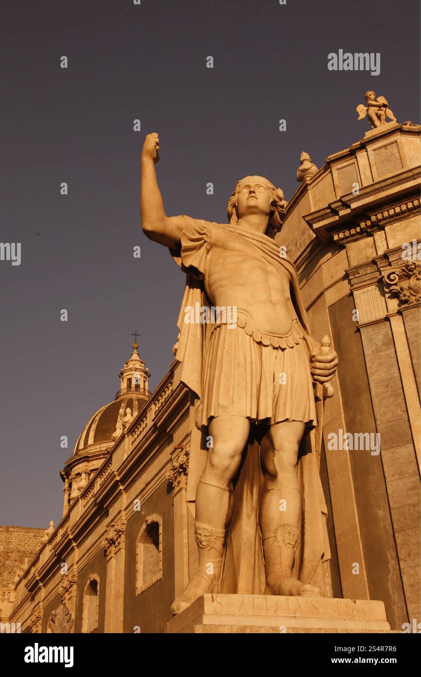 Le Dom Sant Agata sur la Piazza del Duomo, dans la vieille ville de Catane en Sicile en Italie du sud en Europe. Banque D'Images