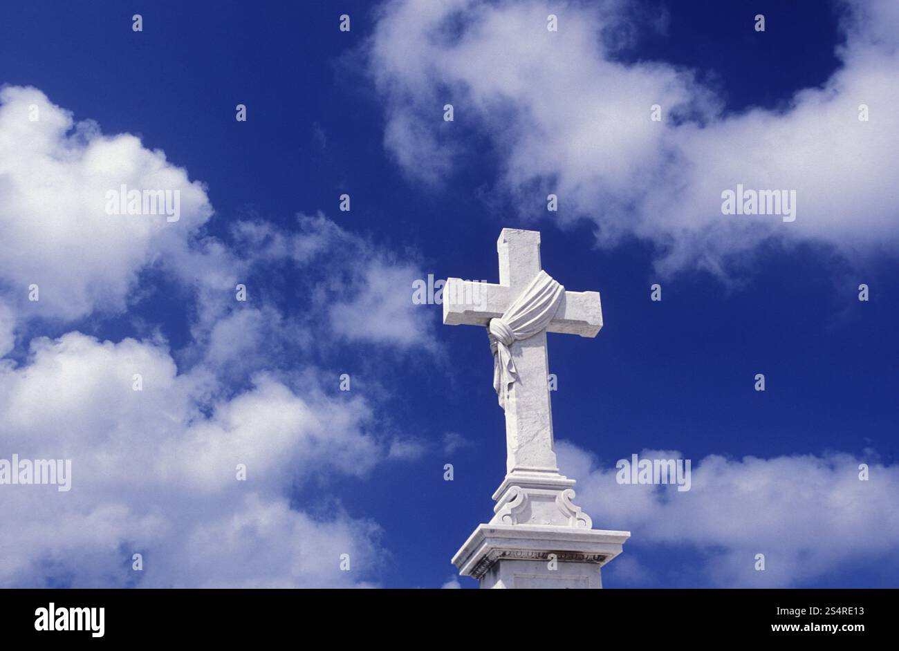 Le cimetière de nécropole Cristobal Colon dans la ville de la Havane sur Cuba dans la mer des caraïbes. AMÉRIQUE CUBA LA HAVANE Banque D'Images