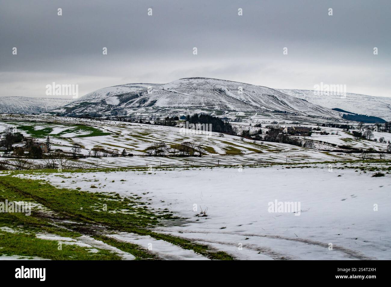 Preston, Lancashire, Royaume-Uni. 13 janvier 2025. Le dégel s'installe après une semaine de neige et de gel près de Preston, Lancashire. Crédit : John Eveson/Alamy Live News Banque D'Images