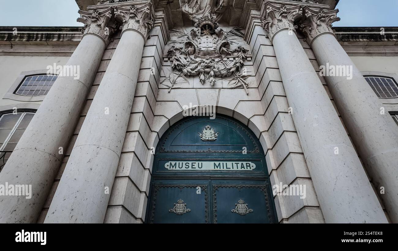 L'extérieur du Musée militaire de Lisbonne, présentant son architecture historique Banque D'Images