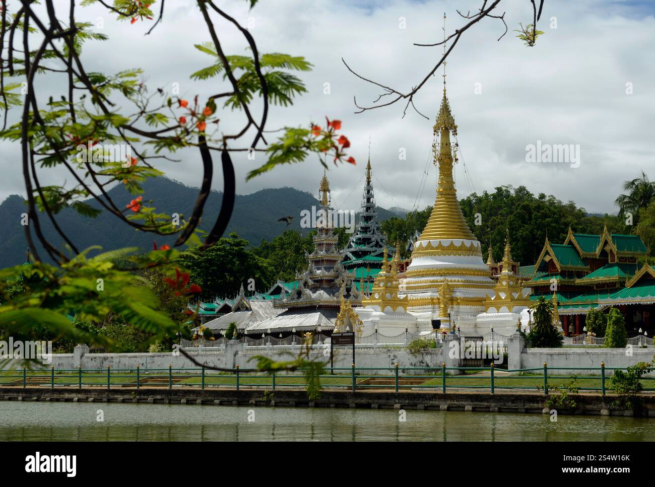 Le temple de Wat Jong Kham et Jong Klang dans le village de Mae Hong son dans la province nord de Mae Hong son dans le nord de la Thaïlande Banque D'Images