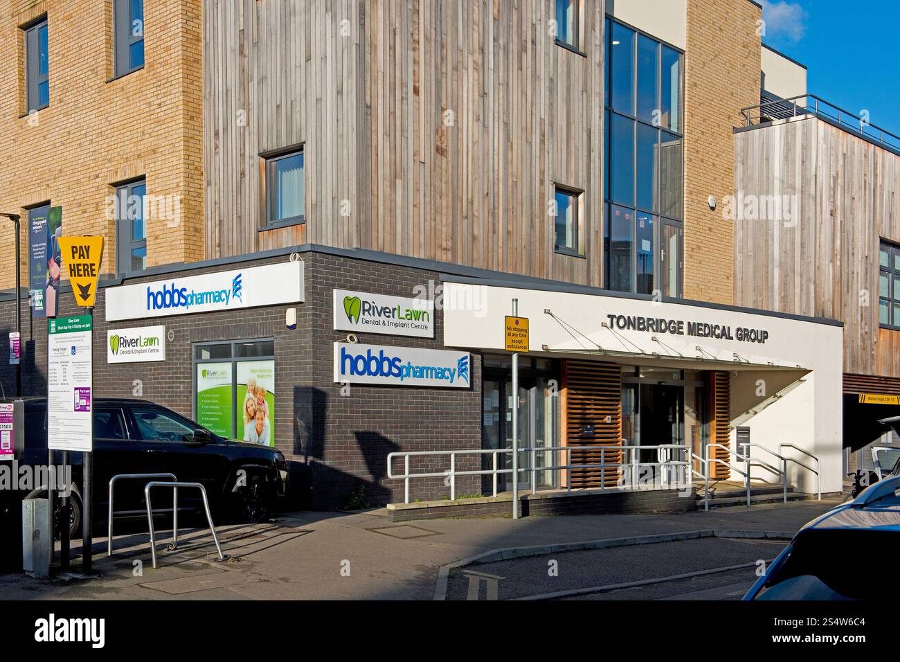 Centre médical communautaire de Tonbridge dans le Kent. ROYAUME-UNI. Achevé en 2020, il sert de centre de santé communautaire. Le bâtiment moderne est très économe en énergie Banque D'Images