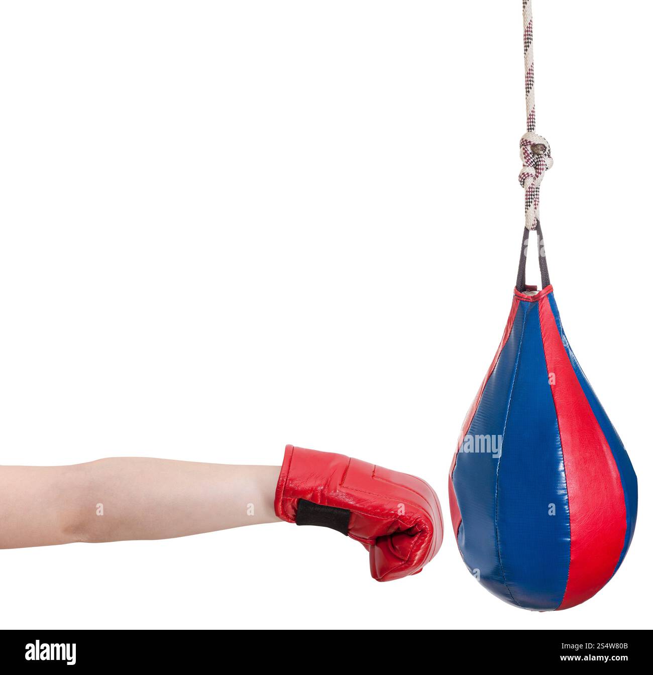 Geste de la main - gant de boxe pour enfants avec sac de boxe poing isolé sur fond blanc Banque D'Images