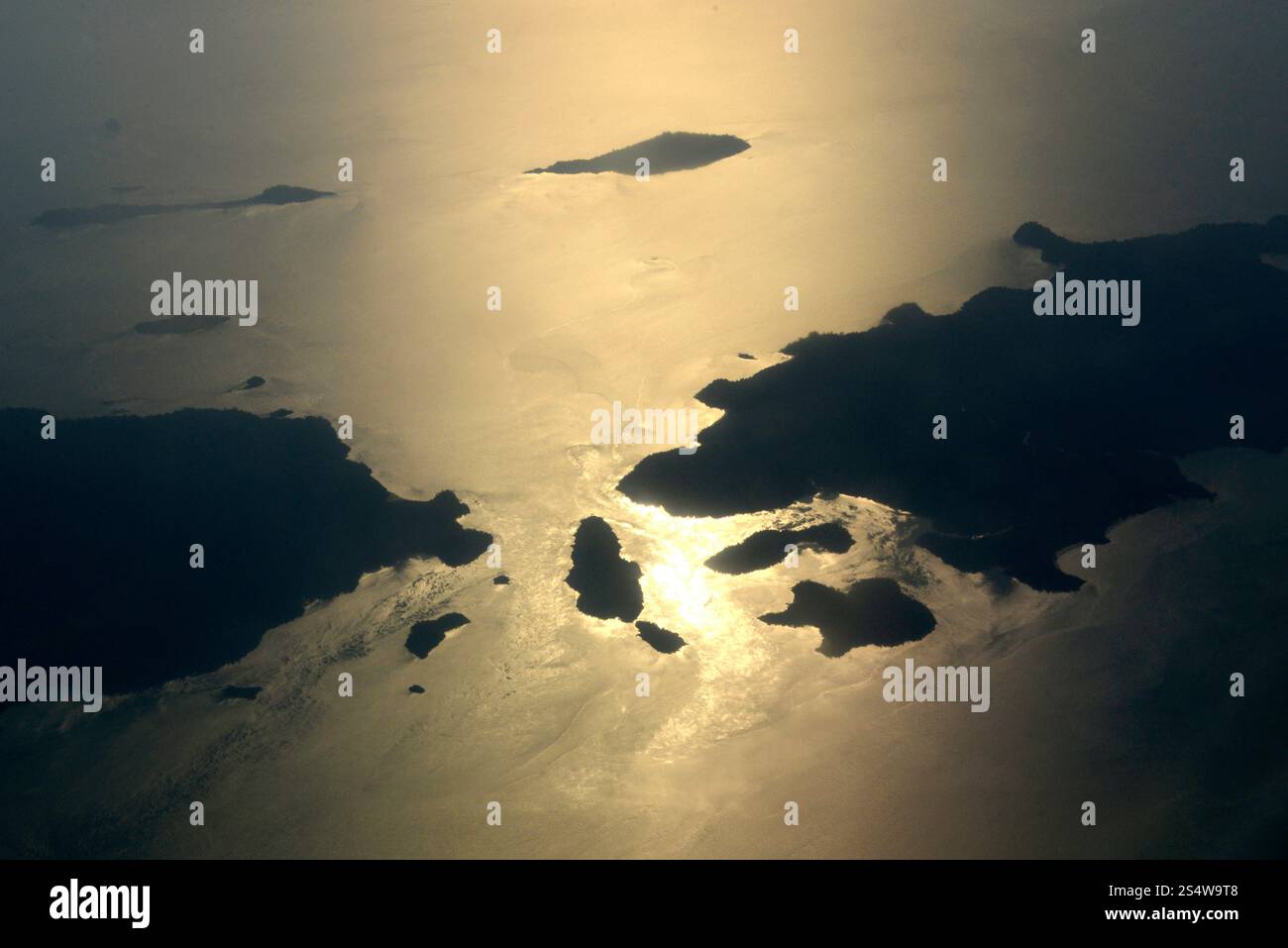 Le paysage AirPictures des îles sur la mer d'Andaman près de la côte par la ville de Myeik dans le sud au Myanmar dans le sud de la Southeastasia. ASIE Banque D'Images