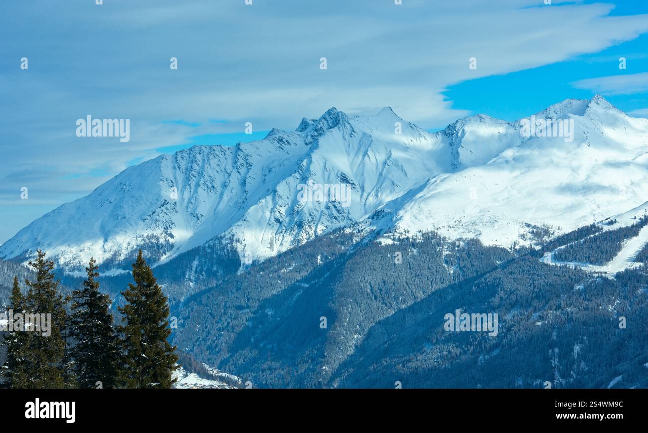 Paysage de montagne d'hiver. Région de ski Kappl dans les montagnes du Tyrol, Autriche. Banque D'Images