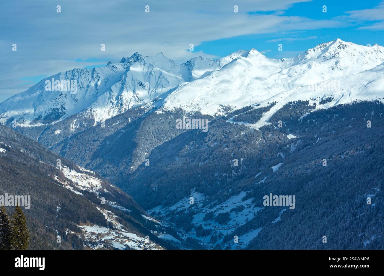 Paysage de montagne d'hiver. Région de ski Kappl dans les montagnes du Tyrol, Autriche. Banque D'Images