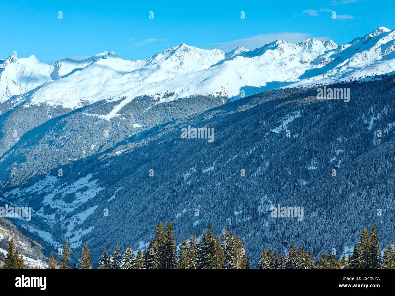 Paysage de montagne d'hiver. Région de ski Kappl dans les montagnes du Tyrol, Autriche. Banque D'Images
