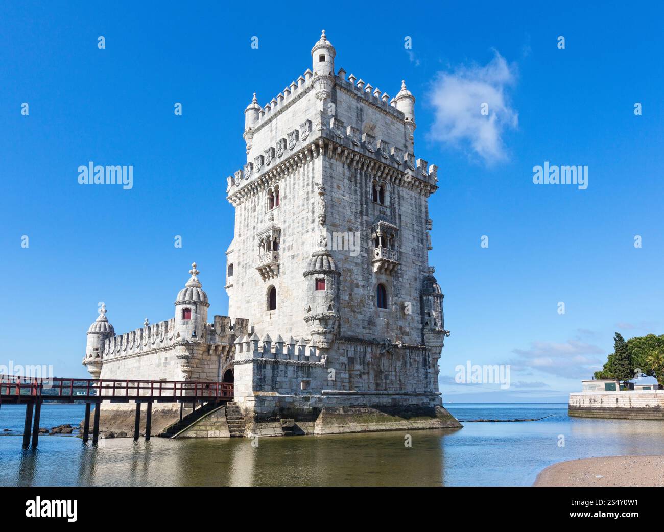 Tour Belem (ou tour de St Vincent) sur la rive du Tage à Lisbonne, Portugal. Construit entre 1515-1521 par Francisco de Arruda. Banque D'Images