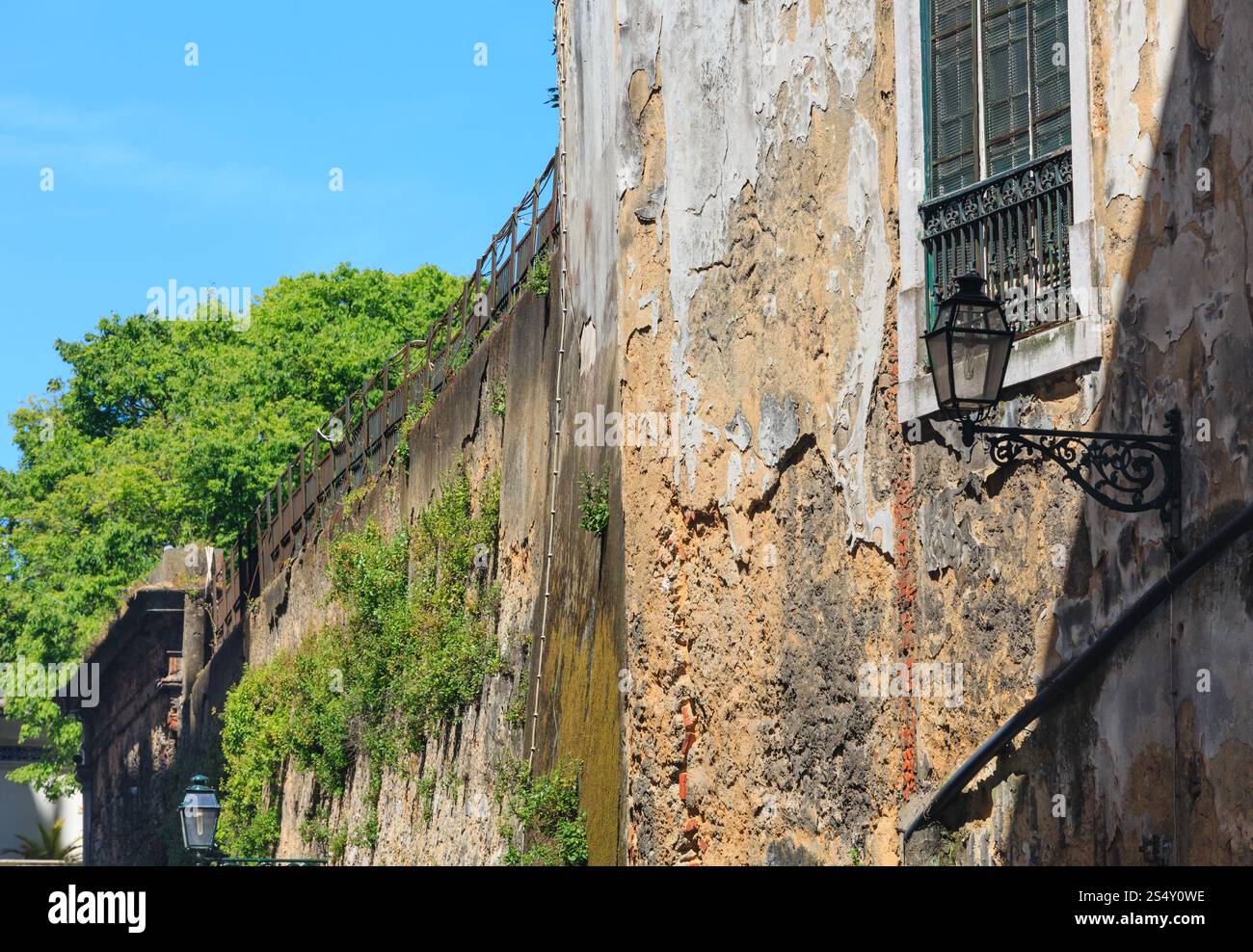 Rue de la ville de Lisbonne, Portugal summer view. Banque D'Images