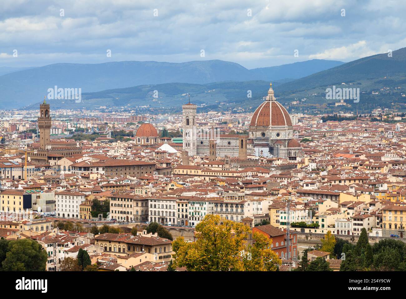 Voyage d'Italie - centre de ville de la ville de Florence à partir de San Miniato al Monte en automne Banque D'Images