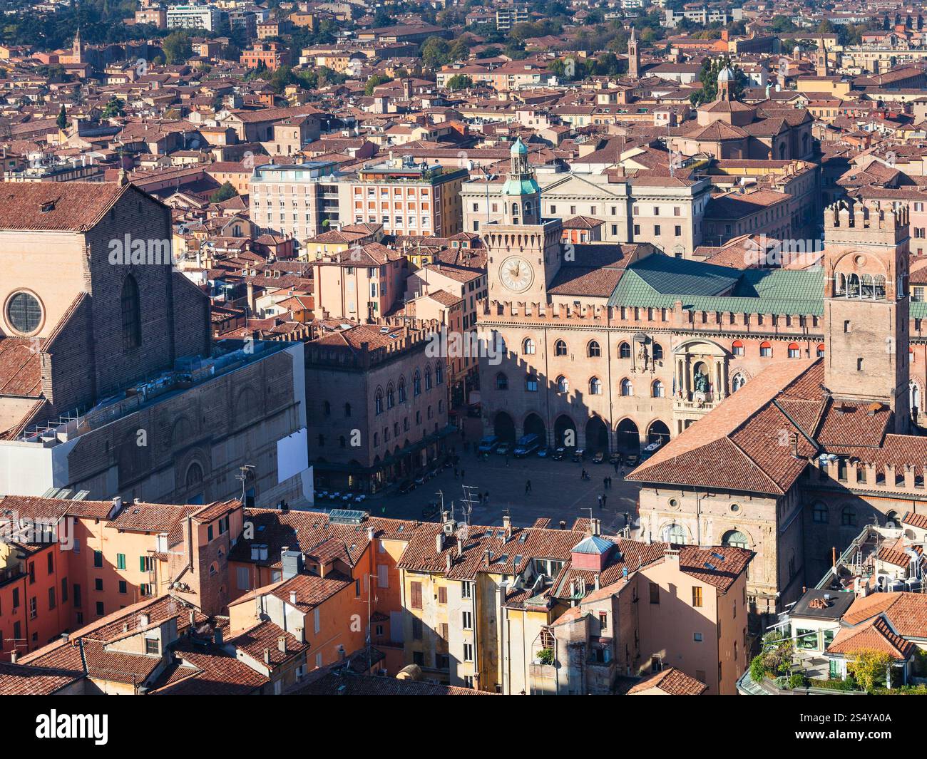 Voyage d'Italie - vue ci-dessus de la Piazza Maggiore à Bologne ville à partir de la tour Asinelli Banque D'Images
