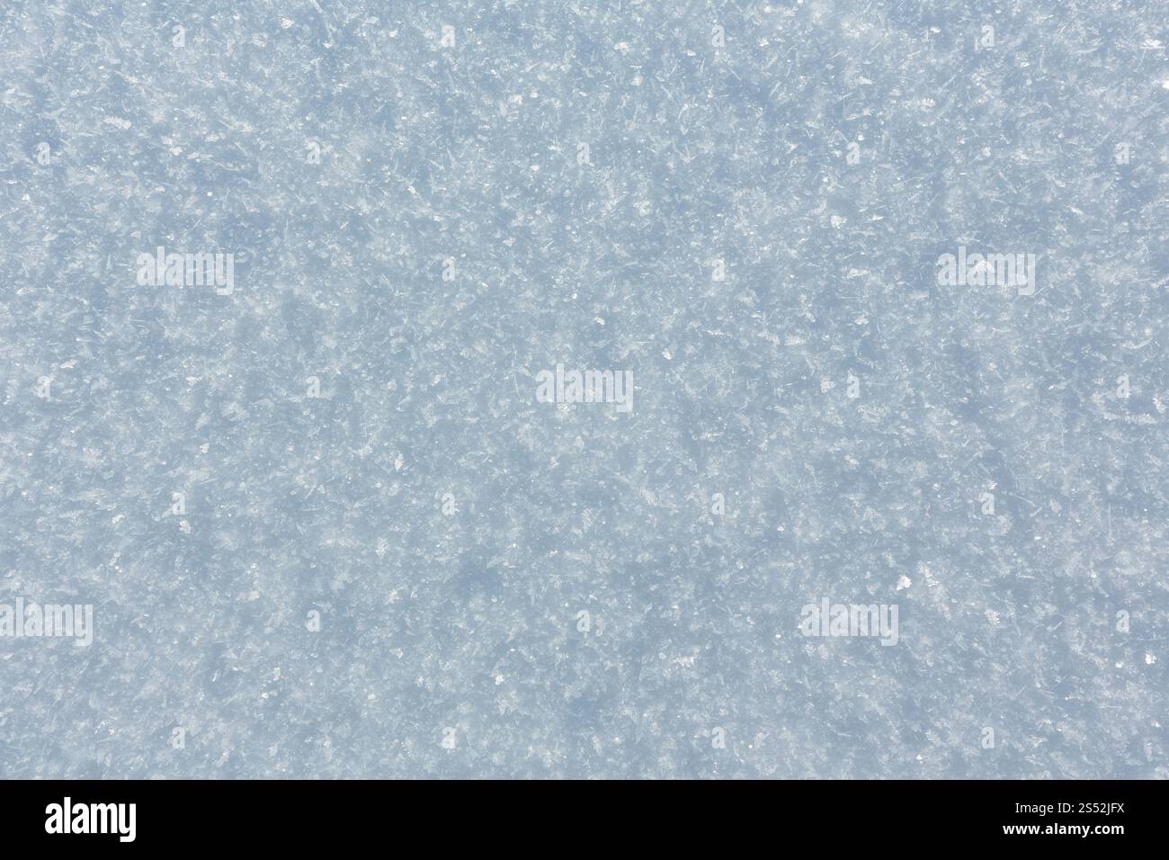 Structure de belle terrasse calme avec surface de neige Flocons cristallins (nature macro fond, belle pour l'hiver les concepts) Banque D'Images Structure de belle terrasse calme avec surface de neige Flocons cristallins (nature macro fond, belle pour l'hiver les concepts) Banque D'Images