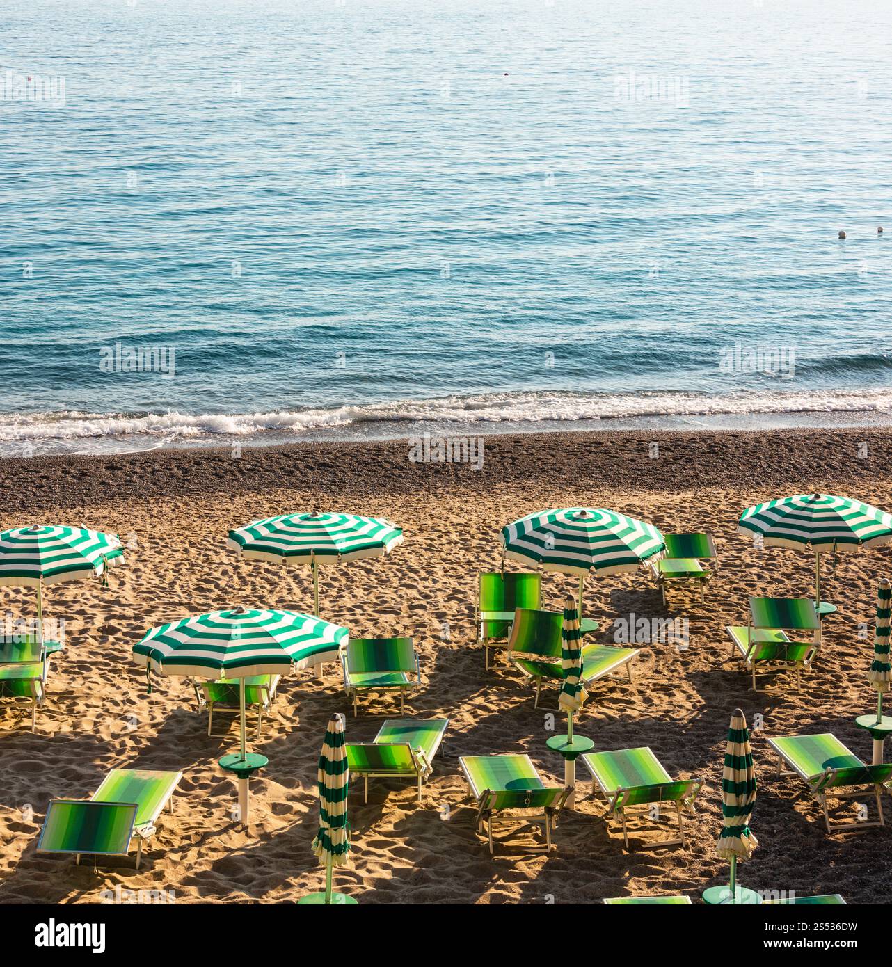 Belle côte de la mer Tyrrhénienne et la plage paysage. Parc National du Cilento et Vallo di Diano, Salerno, Italie Banque D'Images