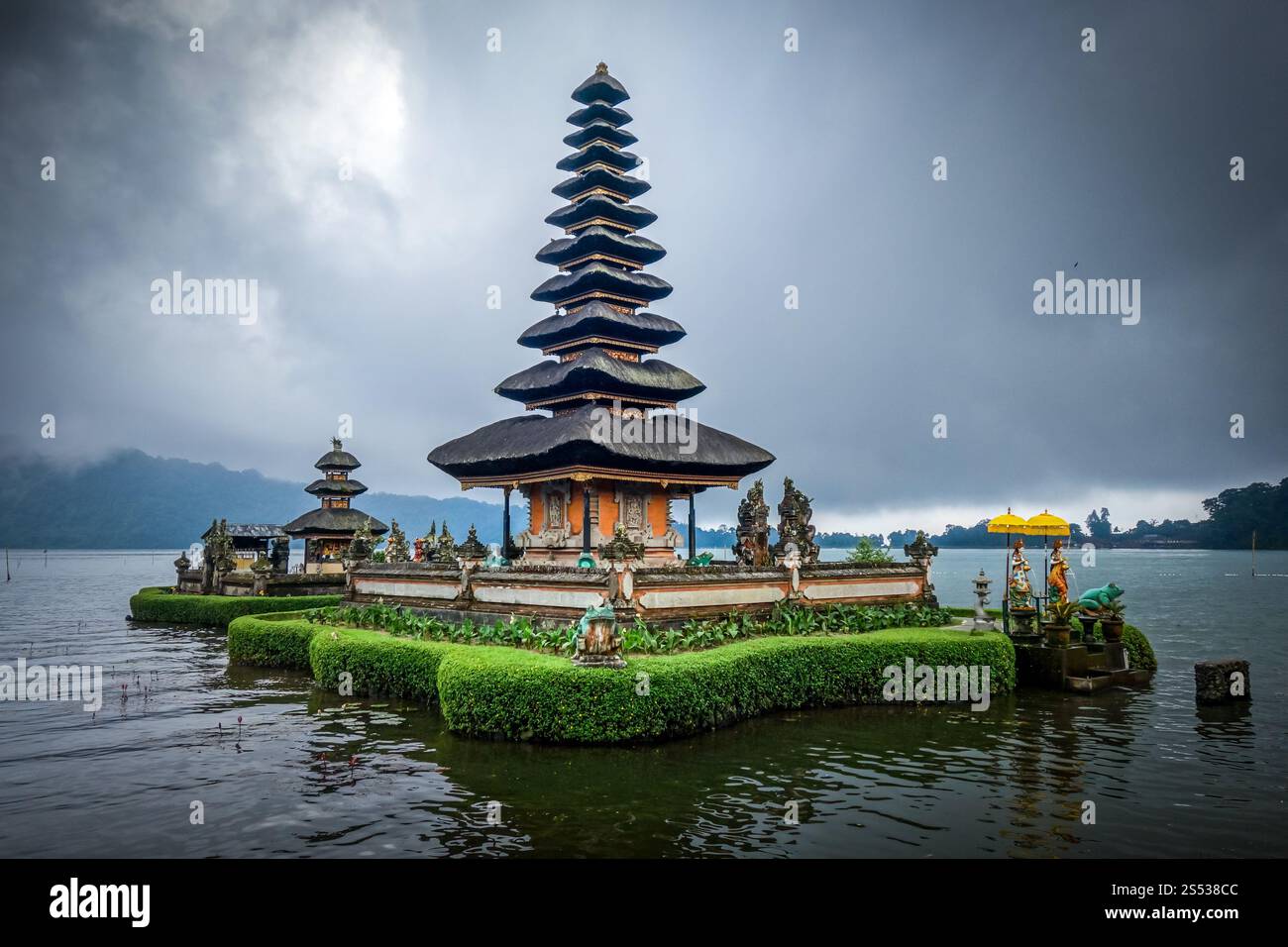 Temple Pura Ulun Danu Bratan à bedugul, Bali, Indonésie. Temple Pura Ulun Danu Bratan, bedugul, Bali, Indonésie Banque D'Images