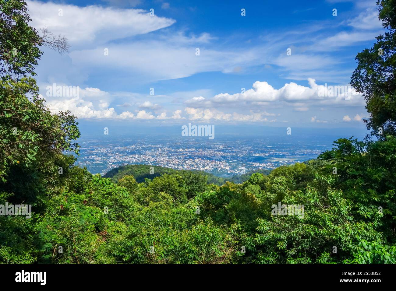 Chiang mai ville, montagnes et paysage de jungle, Thaïlande. Chiang mai, montagnes et paysage de jungle, Thaïlande Banque D'Images