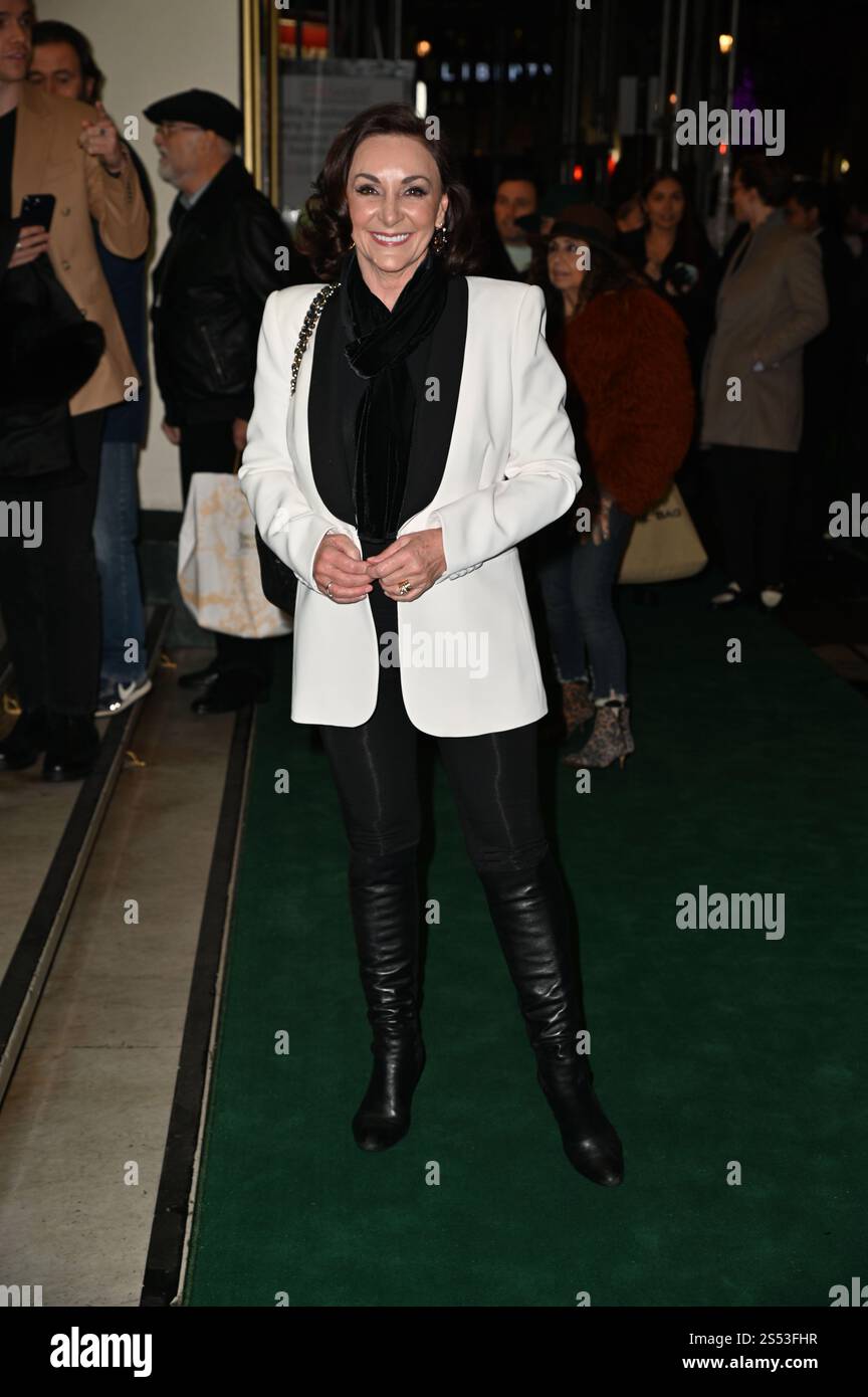 Arrivées de célébrités pour Robin des bois au London palladium avec : Shirley Ballas où : Londres, Royaume-Uni quand : 12 Déc 2024 crédit : Laura Rose/WENN Banque D'Images