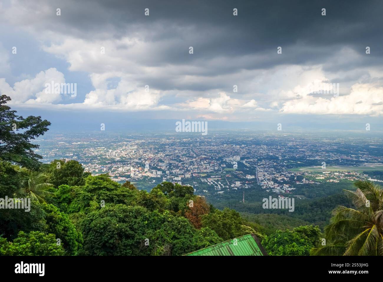Chiang mai ville, montagnes et paysage de jungle, Thaïlande. Chiang mai, montagnes et paysage de jungle, Thaïlande Banque D'Images