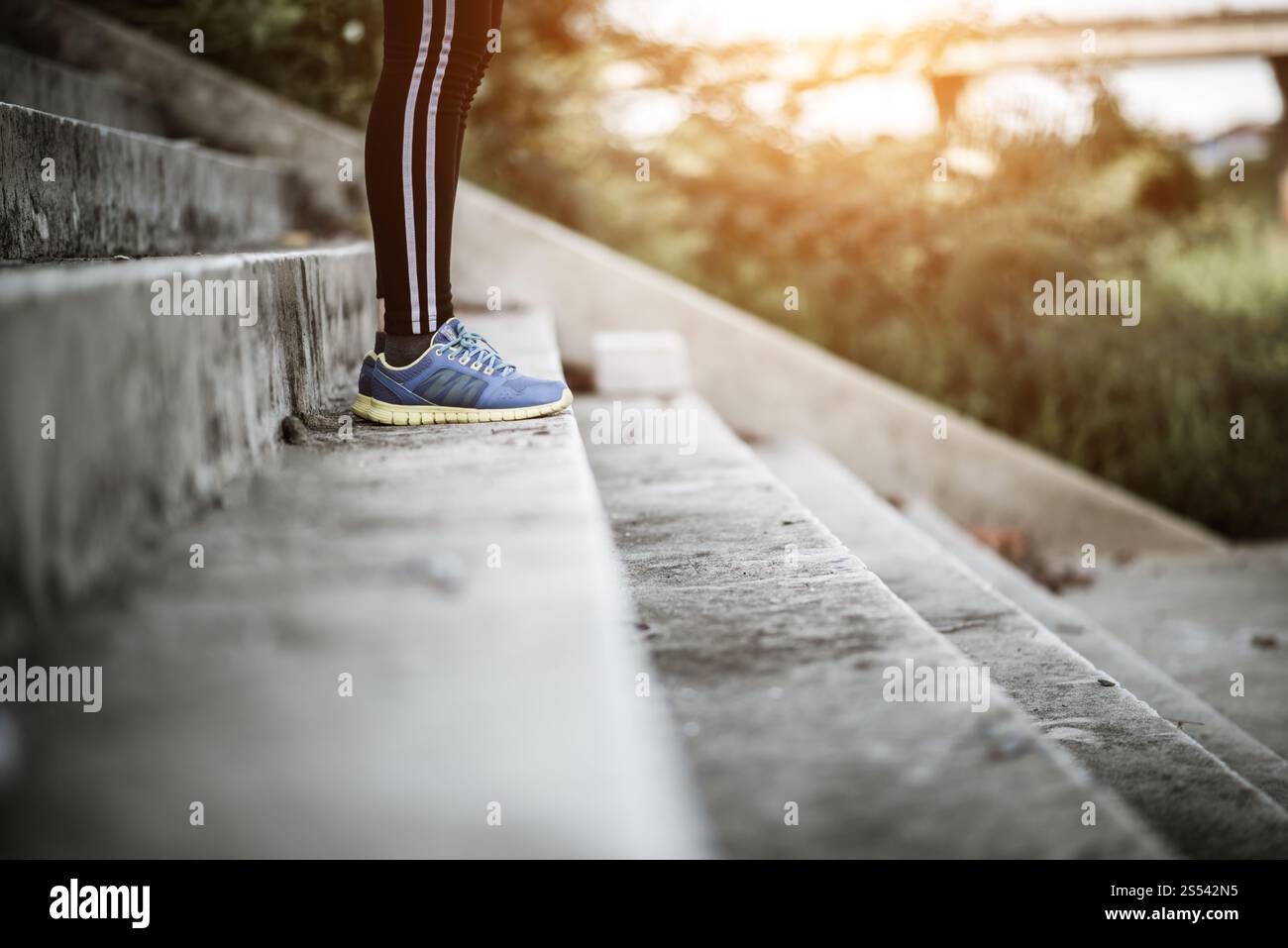 Gros plan sur les chaussures de course Fitness pour Femme entraînement et jogging Banque D'Images