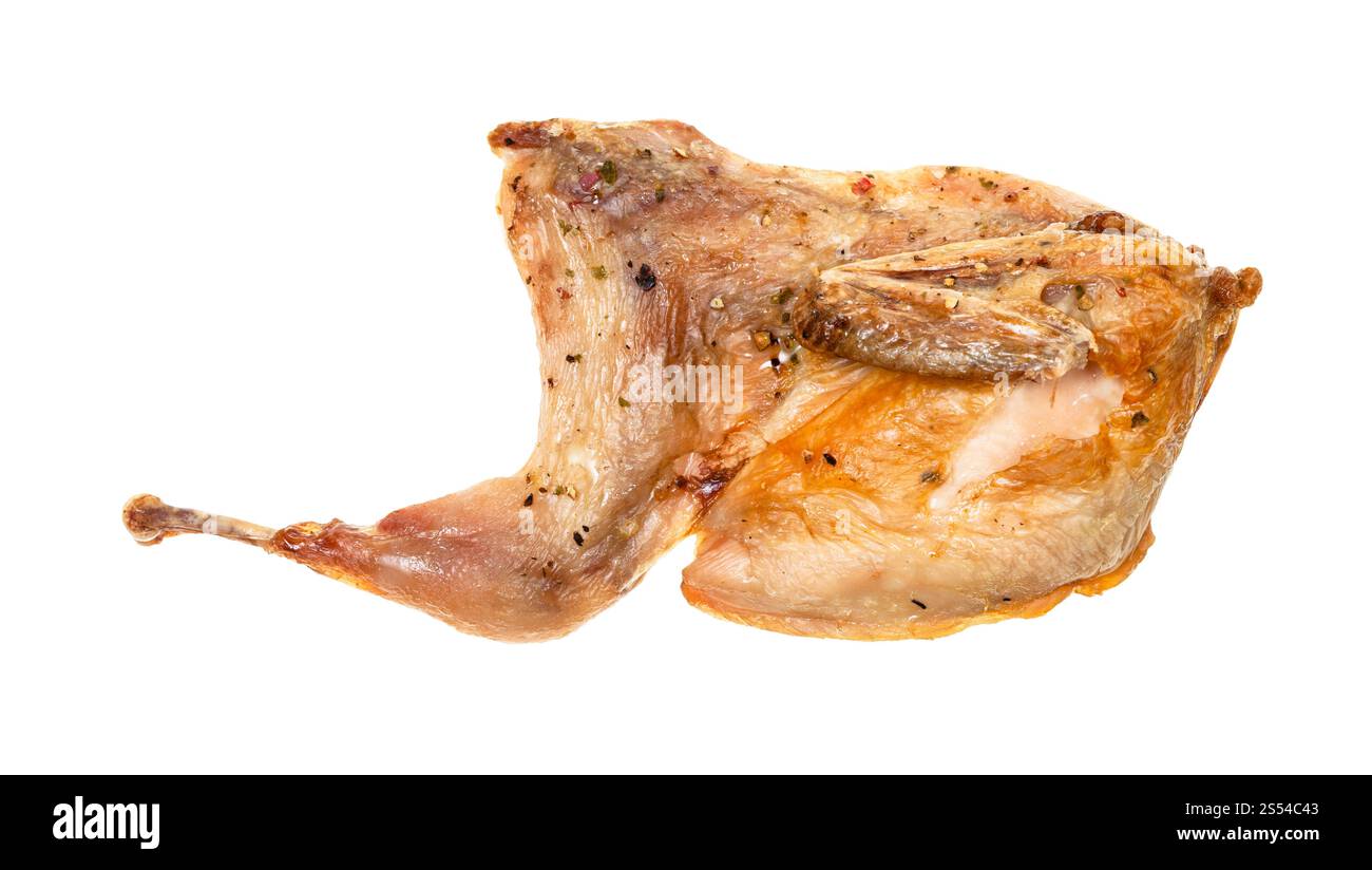 la moitié de caille frite isolée sur fond blanc. la moitié de caille frite isolée sur blanc Banque D'Images