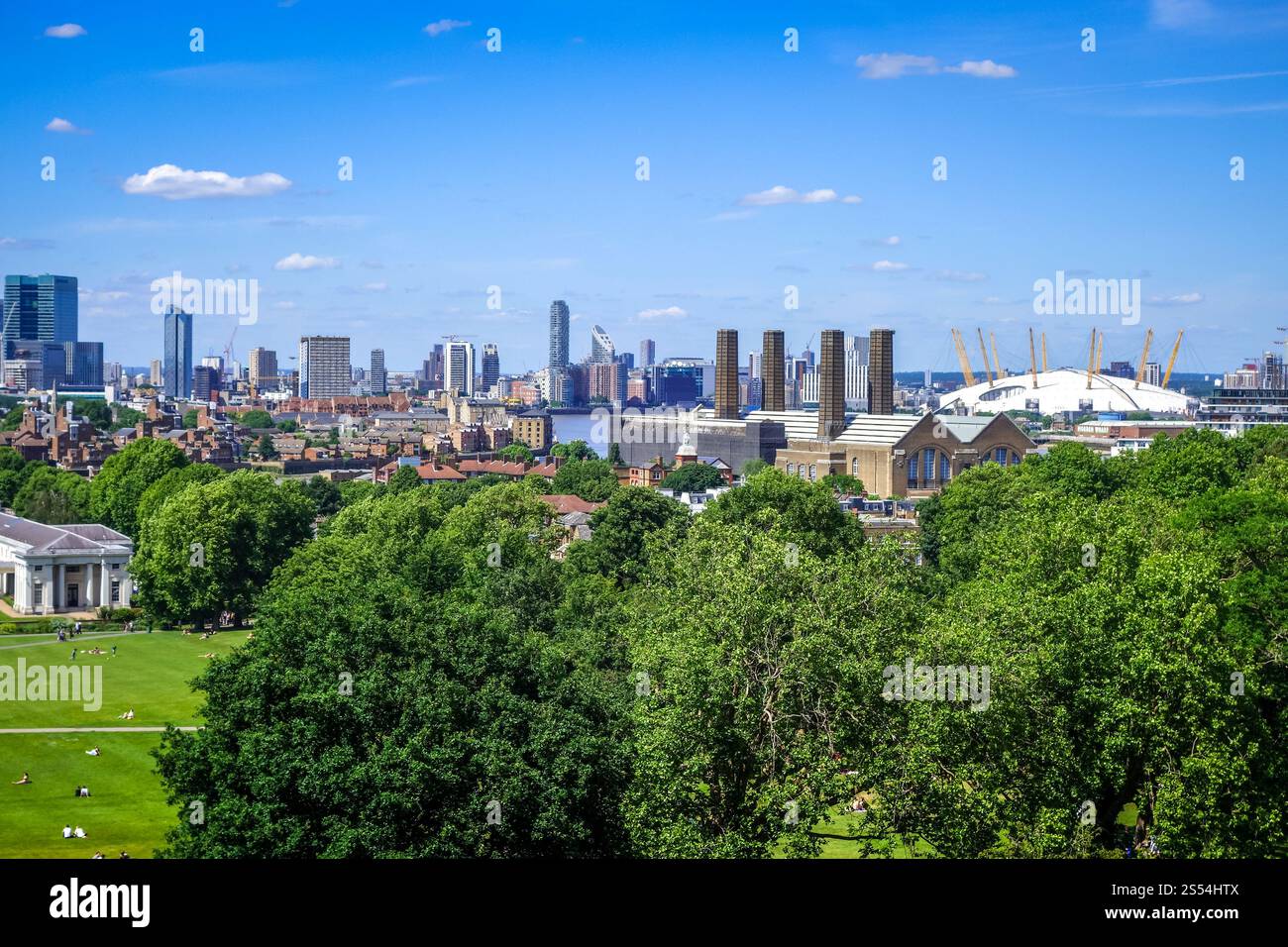 Canary Wharf vue panoramique depuis Greenwich Park, Londres, Royaume-Uni. Vue de Canary Wharf depuis Greenwich Park, Londres, Royaume-Uni Banque D'Images