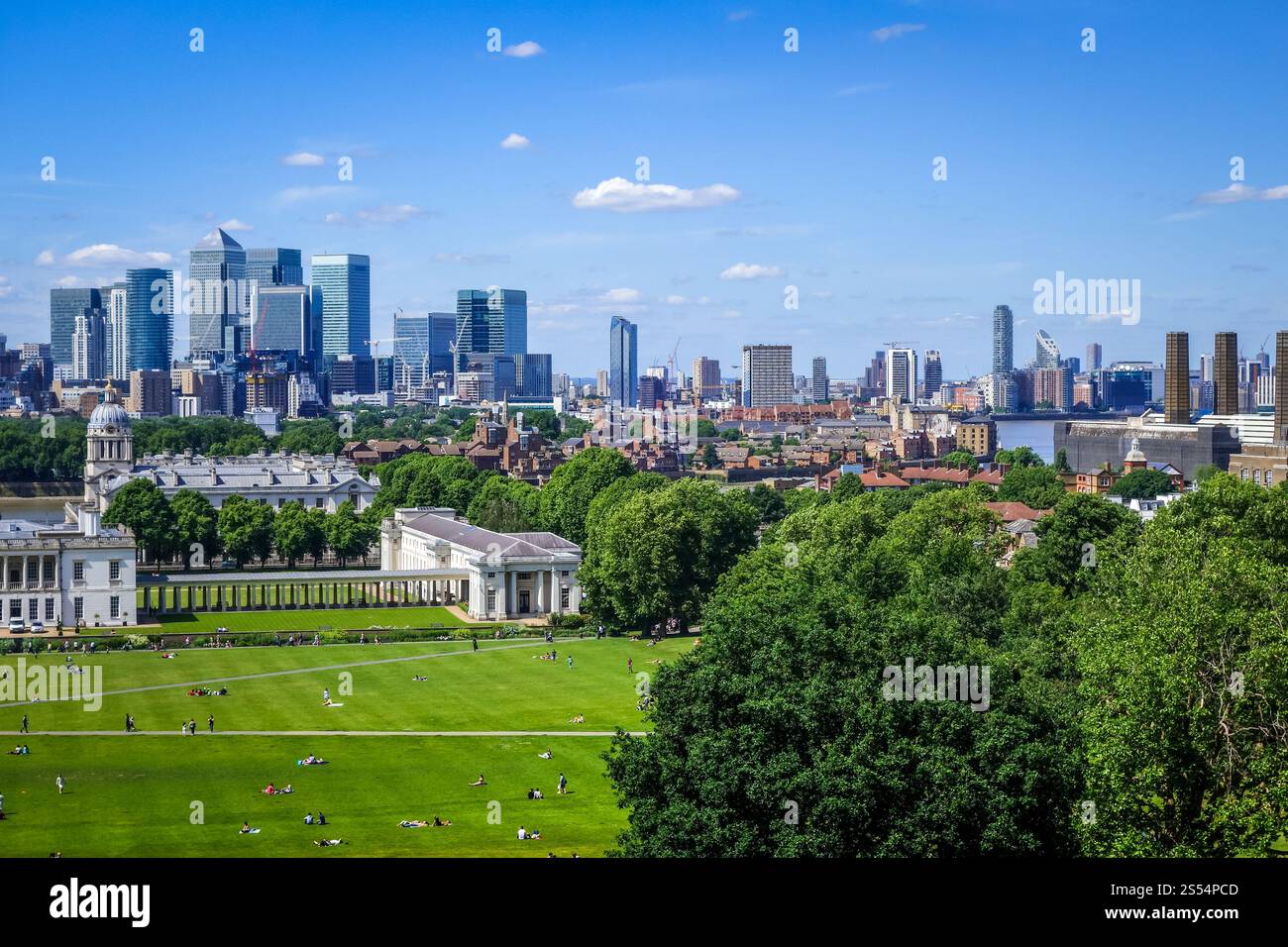 Canary Wharf vue panoramique depuis Greenwich Park, Londres, Royaume-Uni. Vue de Canary Wharf depuis Greenwich Park, Londres, Royaume-Uni Banque D'Images