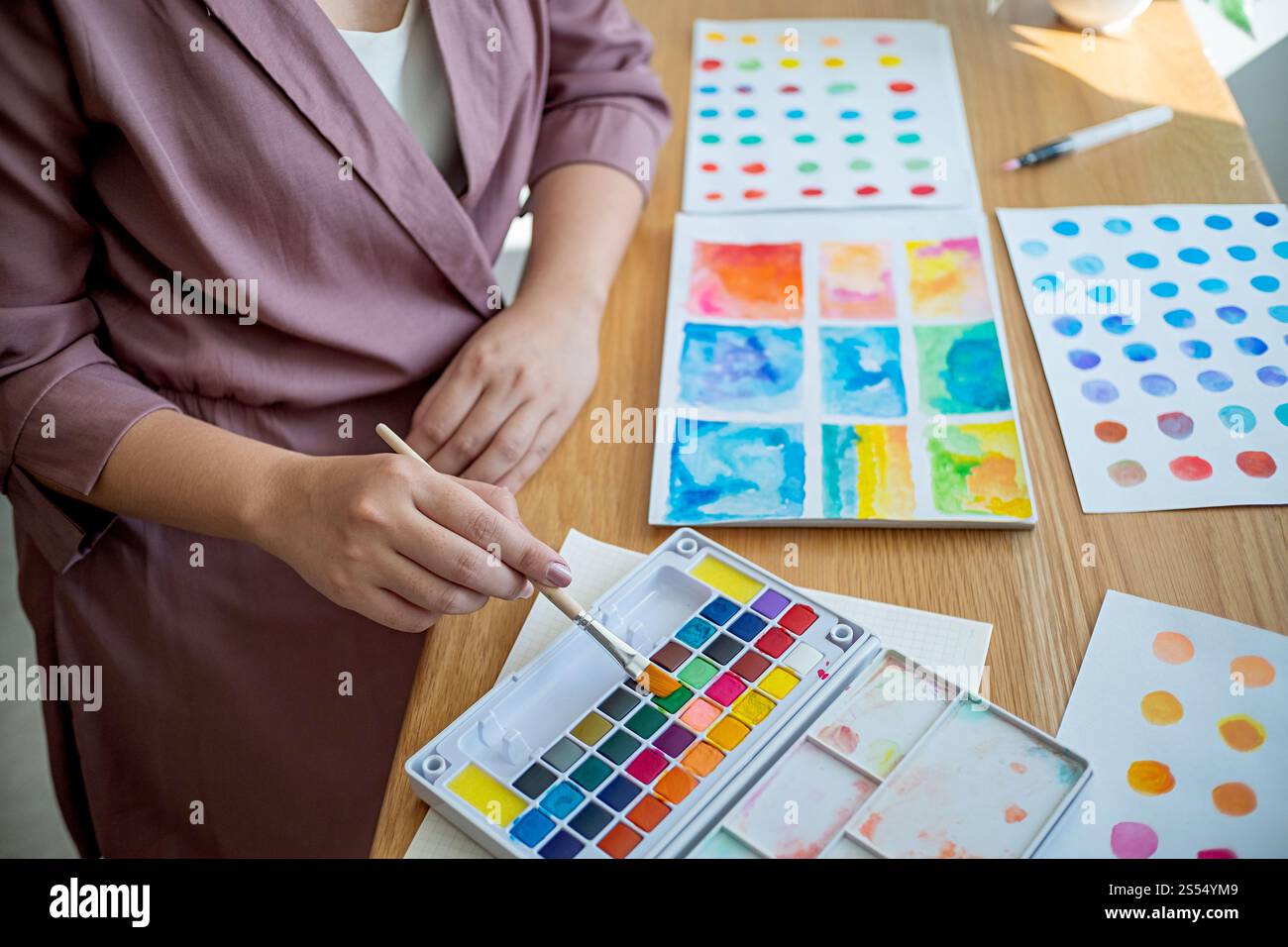 Artiste dessin Creative Designer avec outil artistique Banque D'Images