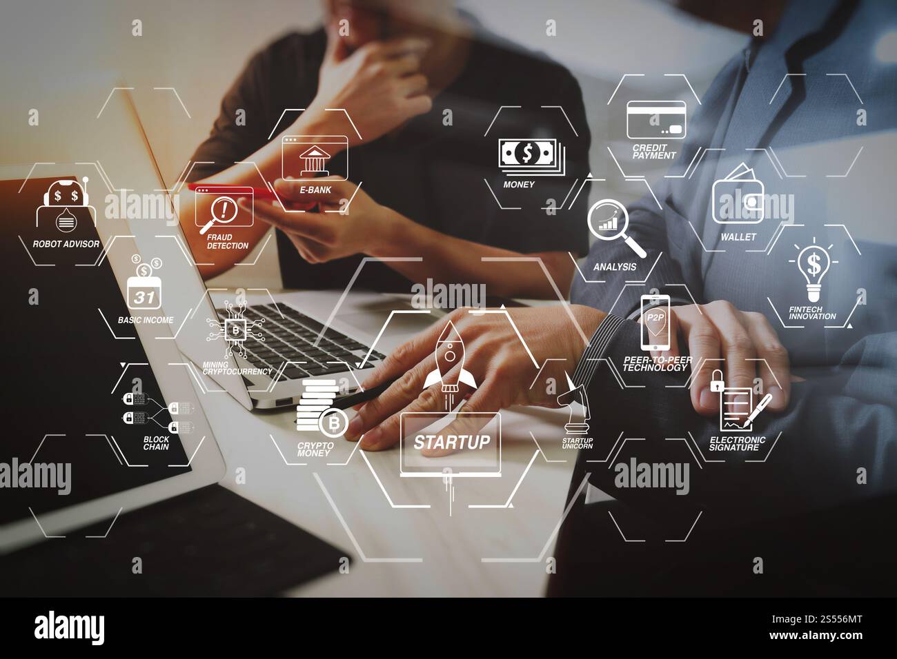 Organigramme de technologie financière et crypto-monnaie de minage de revenu de base avec diagramme virtuel UNICORN crypto-monnaie de démarrage de blockchain. Équipe commerciale Banque D'Images