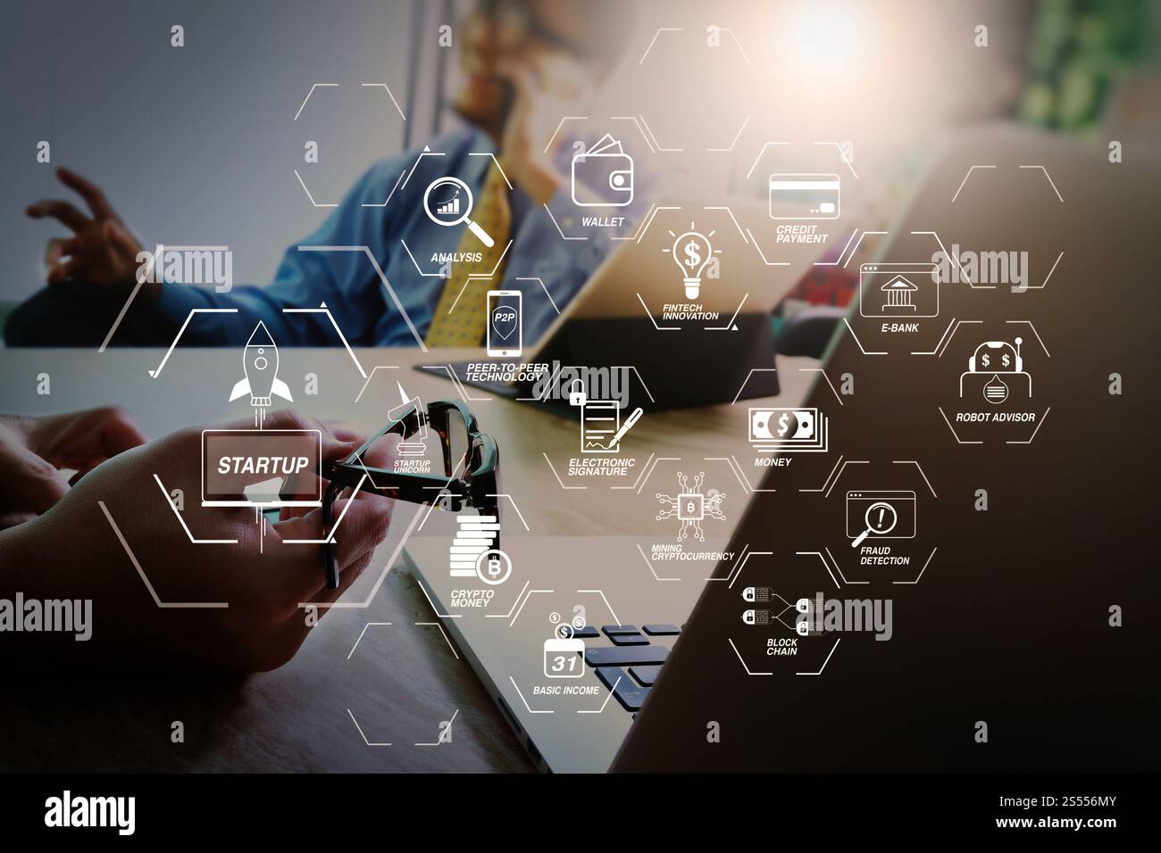 Organigramme de technologie financière et crypto-monnaie de minage de revenu de base avec diagramme virtuel UNICORN crypto-monnaie de démarrage de blockchain. Équipe commerciale Banque D'Images