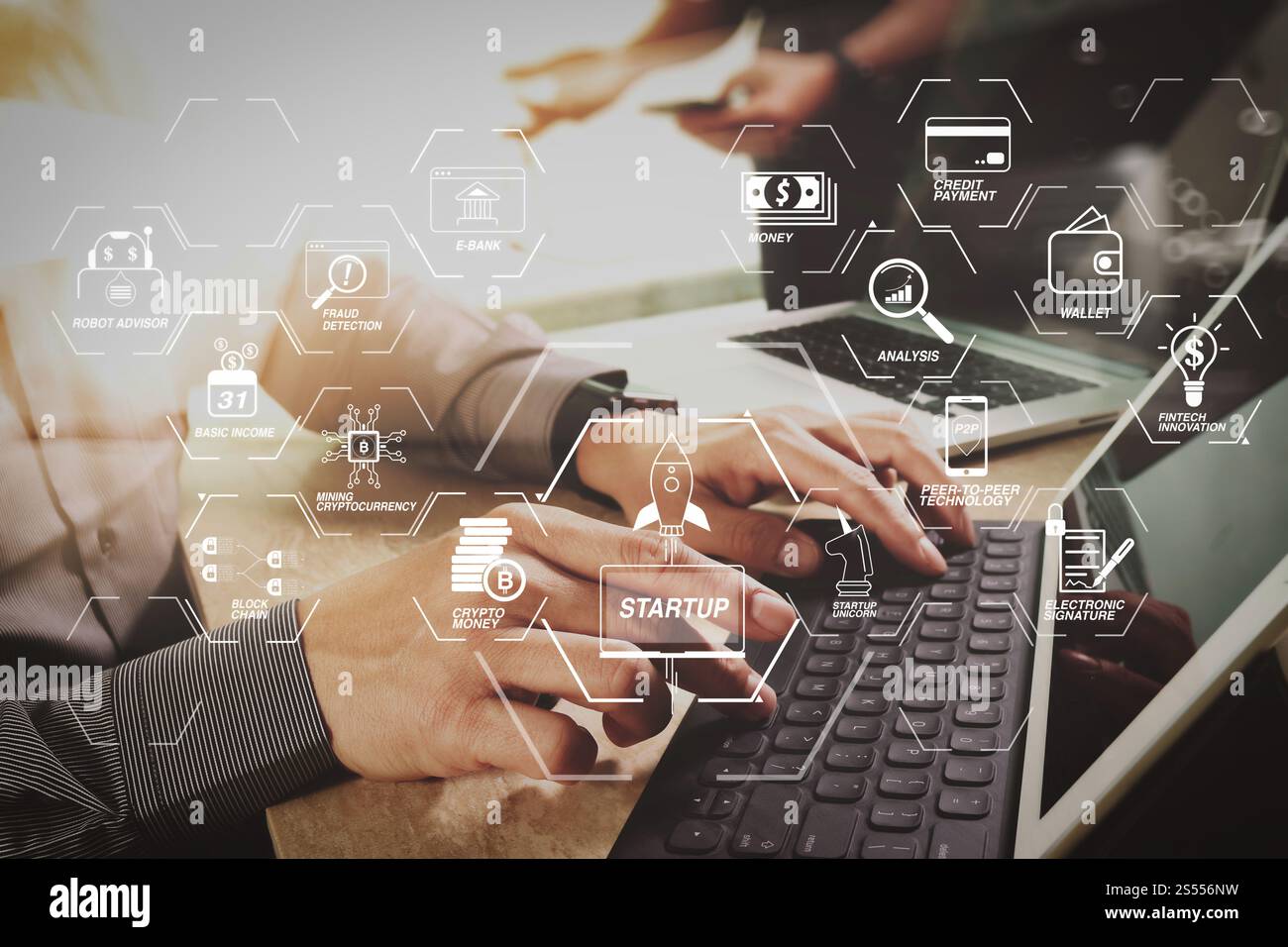 Organigramme de technologie financière et crypto-monnaie de minage de revenu de base avec diagramme virtuel UNICORN crypto-monnaie de démarrage de blockchain. Équipe commerciale Banque D'Images