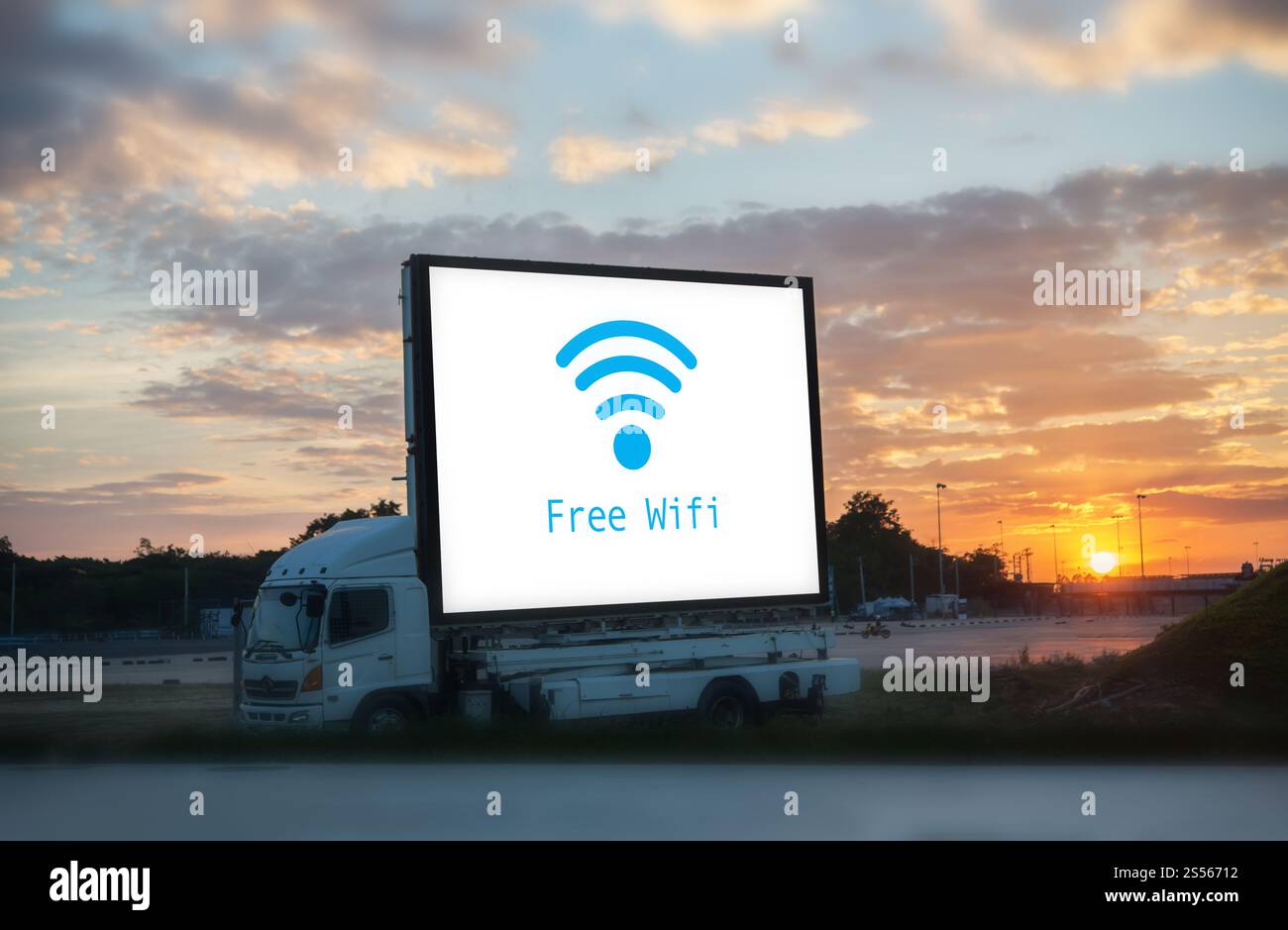 Big board avec connexion Wi-Fi au réseau local, connexion réseau icône. Connexion Wi-Fi gratuite. Banque D'Images