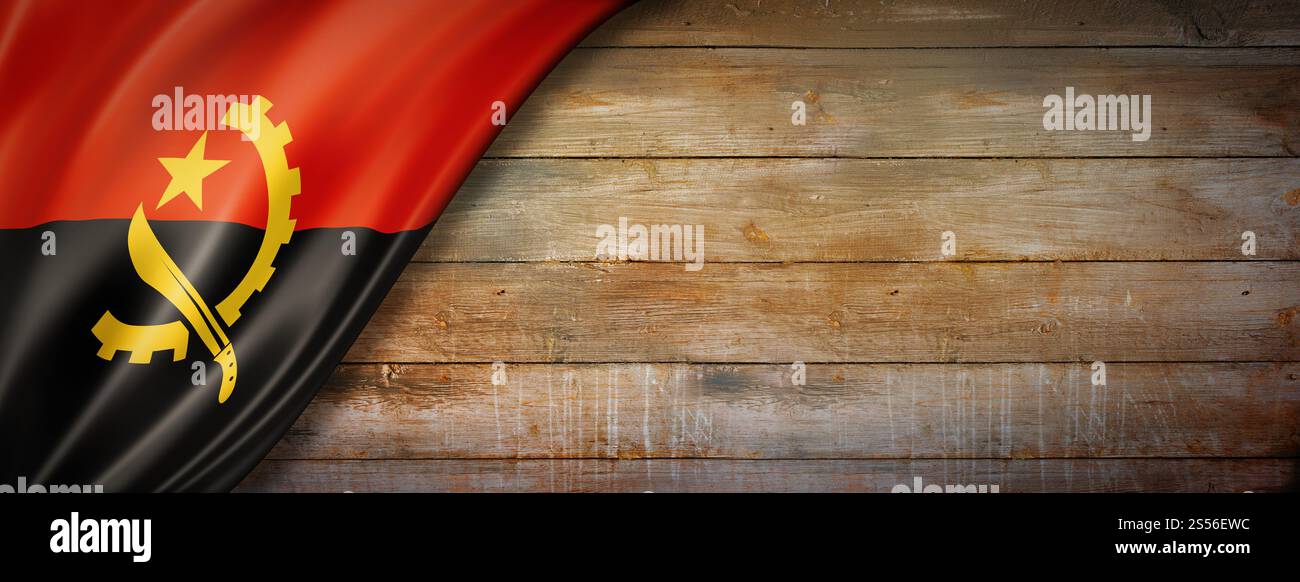 Drapeau de l'Angola sur le mur de bois vintage. Bannière panoramique horizontale. Drapeau angolais sur la bannière murale en bois vintage Banque D'Images