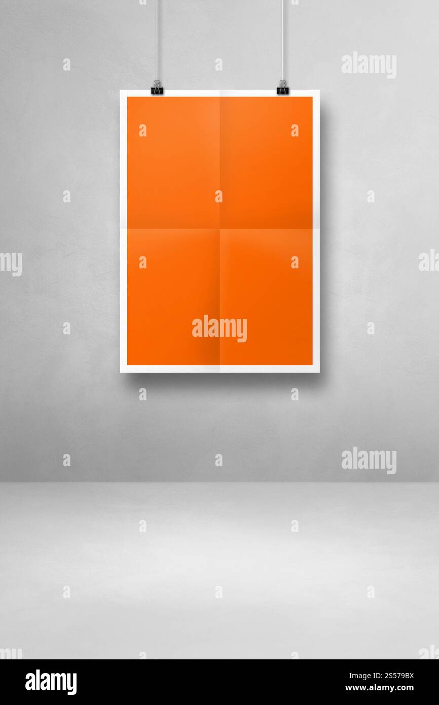 affiche pliée orange accrochée sur un mur blanc avec des clips. Modèle de maquette vierge. affiche pliée orange accrochée sur un mur blanc avec des clips Banque D'Images