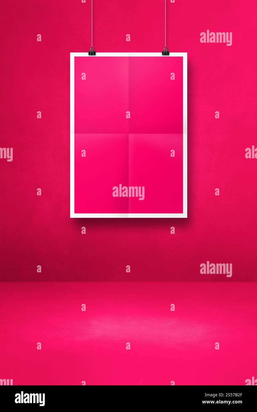 affiche pliée rose suspendue sur un mur propre avec des clips. Modèle de maquette vierge. affiche pliée rose suspendue sur un mur propre avec des clips Banque D'Images