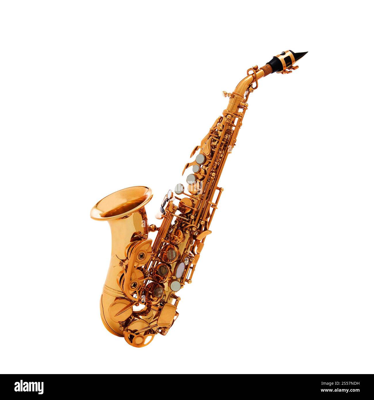 Saxophone - saxophone alto doré instrument classique isolé sur blanc. Saxophone Banque D'Images