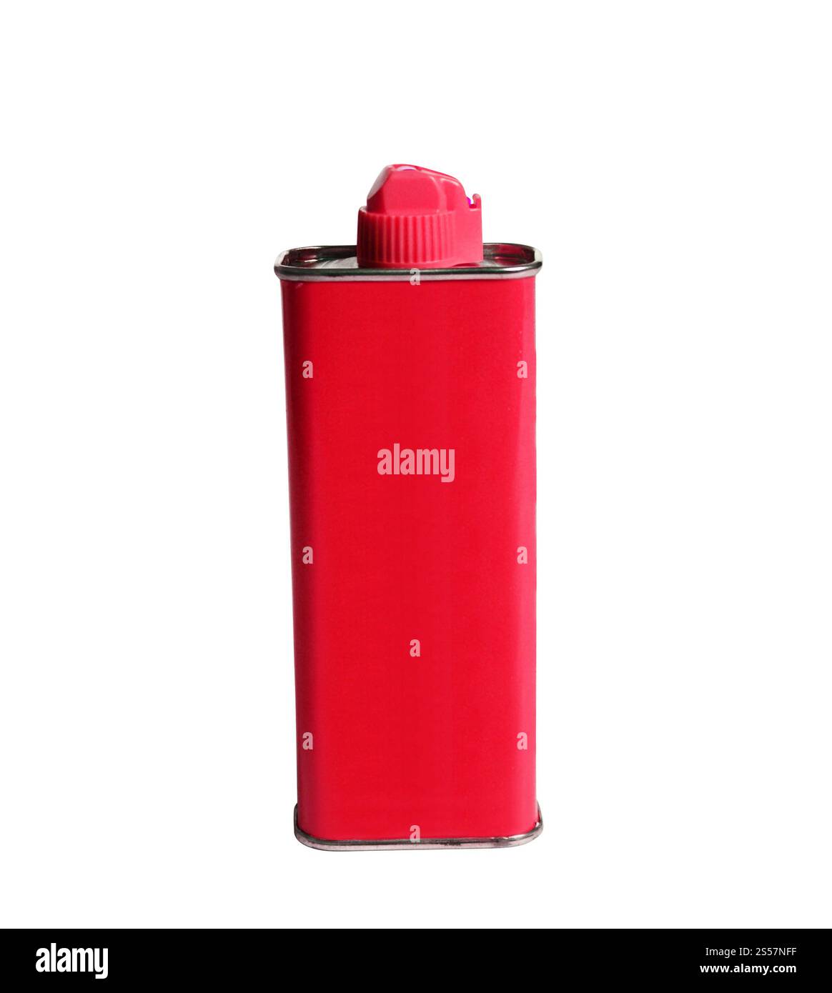 Pack de fluide de briquet rouge isolé sur fond blanc. Pack de liquide pour allume-cigare rouge Banque D'Images