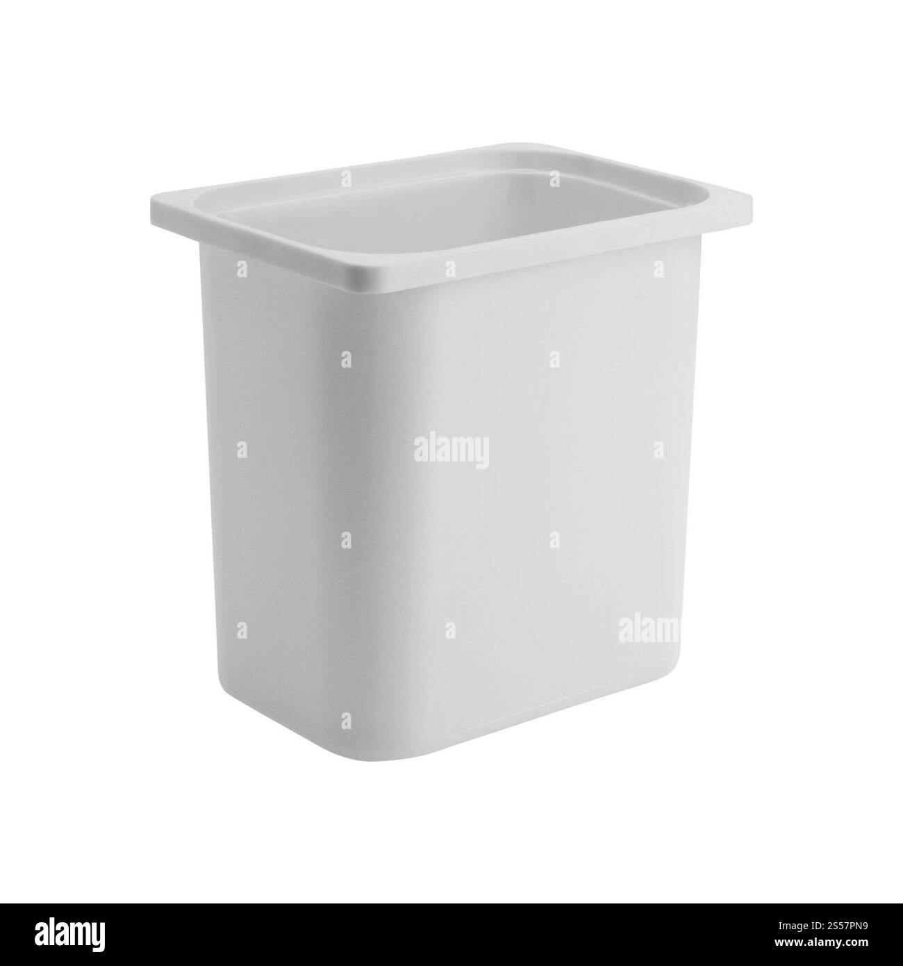 Panier à vêtements isolé sur blanc. Panier à vêtements isolé Banque D'Images