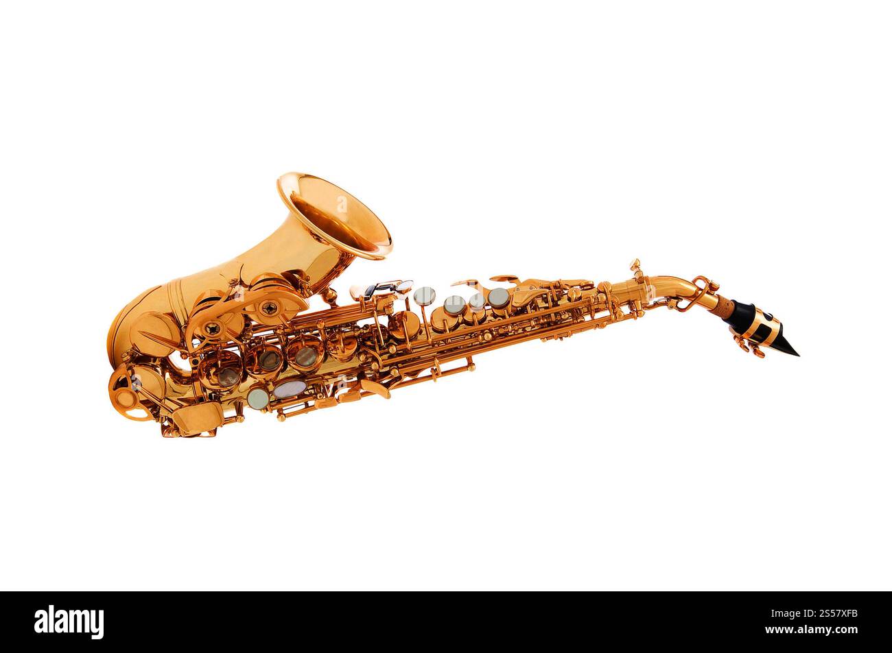 Saxophone - saxophone alto doré instrument classique isolé sur blanc Banque D'Images