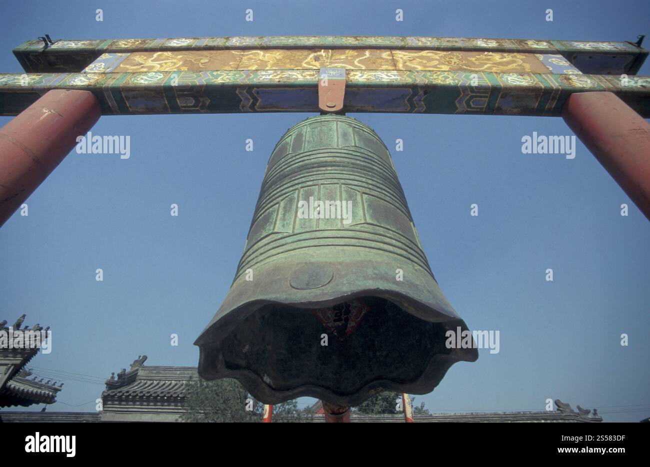 Une grande cloche traditionnelle Jar au Palais Impérial à l'intérieur de la Cité interdite et le Palais Impérial à la place Tiananmen à Pékin en Chine. Banque D'Images