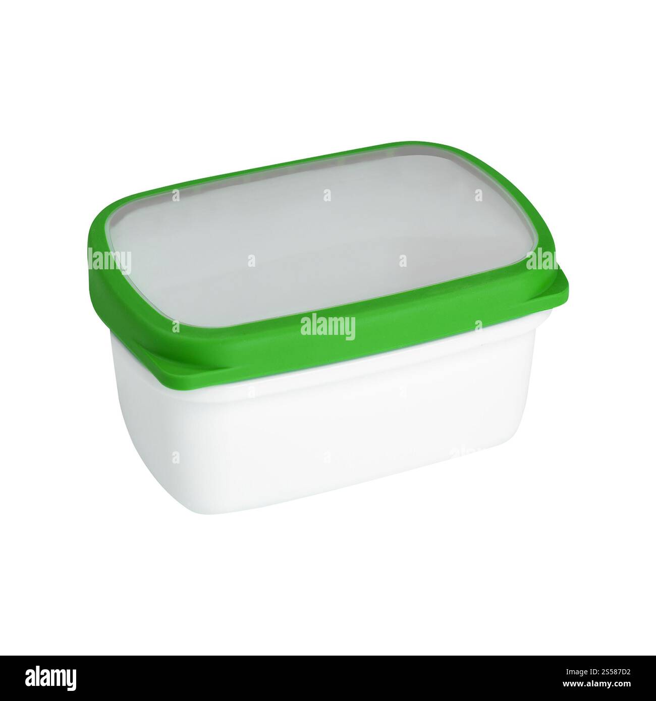 Récipient en plastique pour produits laitiers isolé sur fond blanc Banque D'Images