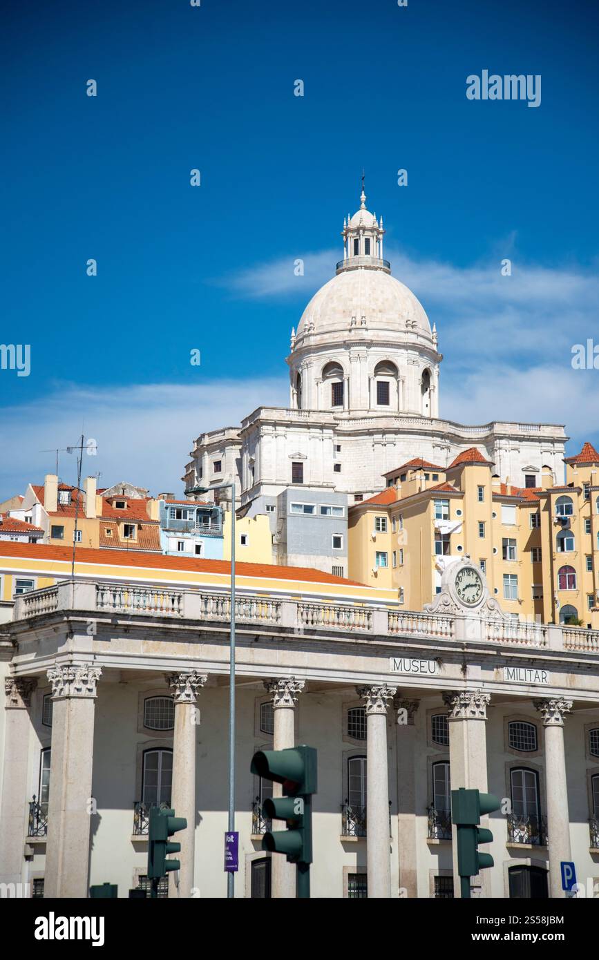 L'église Santa Engracia dans la vieille ville Alfama de la ville Lisbonne au Portugal. Portugal, Lisbonne, octobre 2021 Banque D'Images