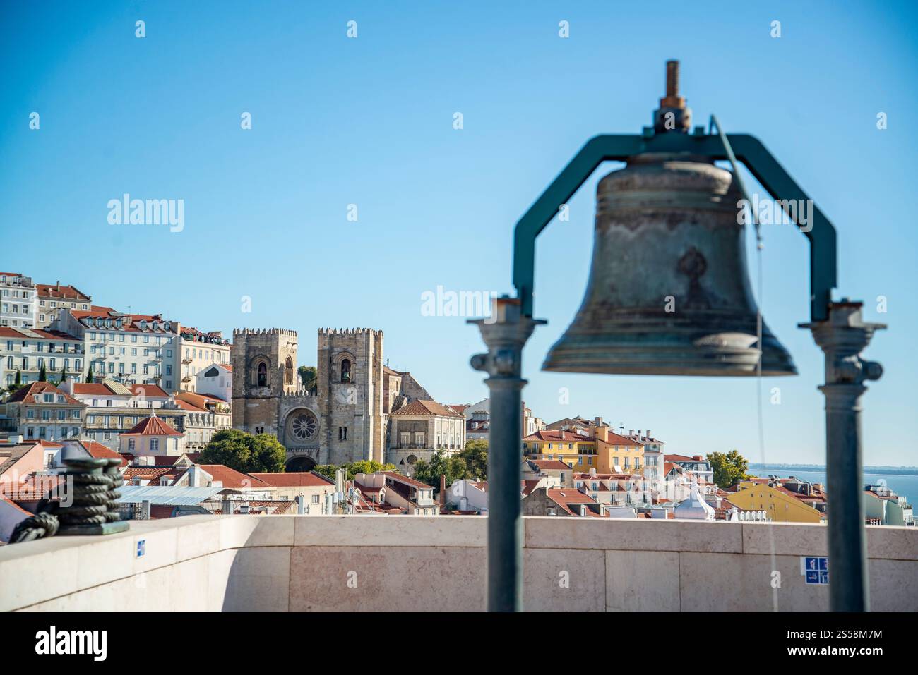 Une vue de la vieille ville Alfama de la ville Lisbonne au Portugal. Portugal, Lisbonne, octobre 2021 Banque D'Images