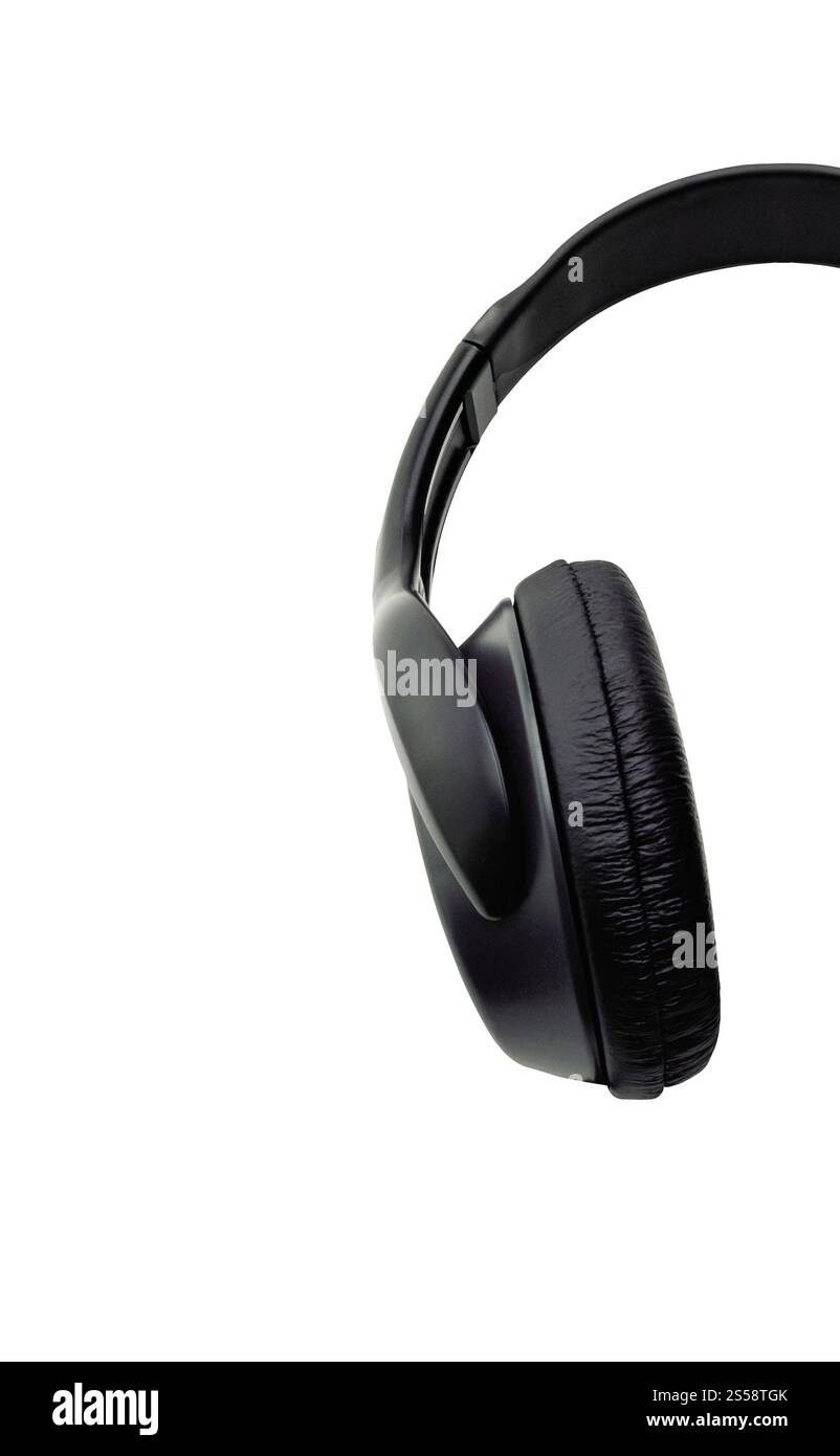 casque noir gros plan isolé sur fond blanc. casque noir gros plan Banque D'Images